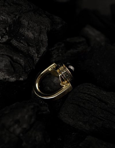 Ring - designed von Margot Leitges Goldschmiedemeisterin - Foto © bohl.de